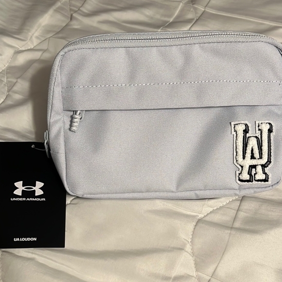 Under Armour Handbags - Under Armour Crossbody / Belt Bag Black or Gray